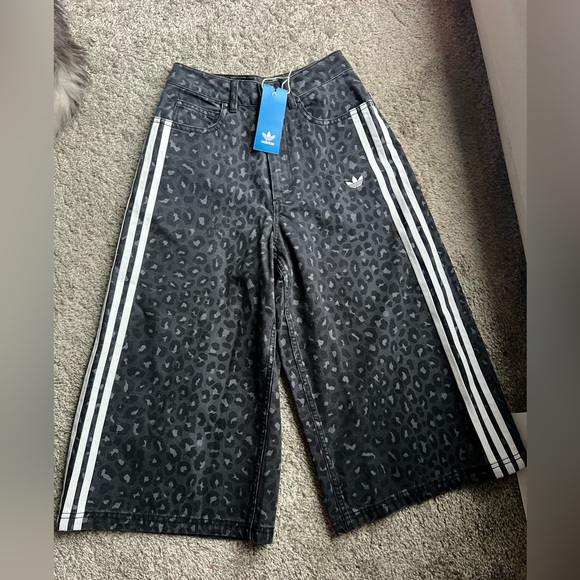 adidas Pants - Adidas Originals Leopard Culotte Shorts Women’s XS W23 Wide Leg